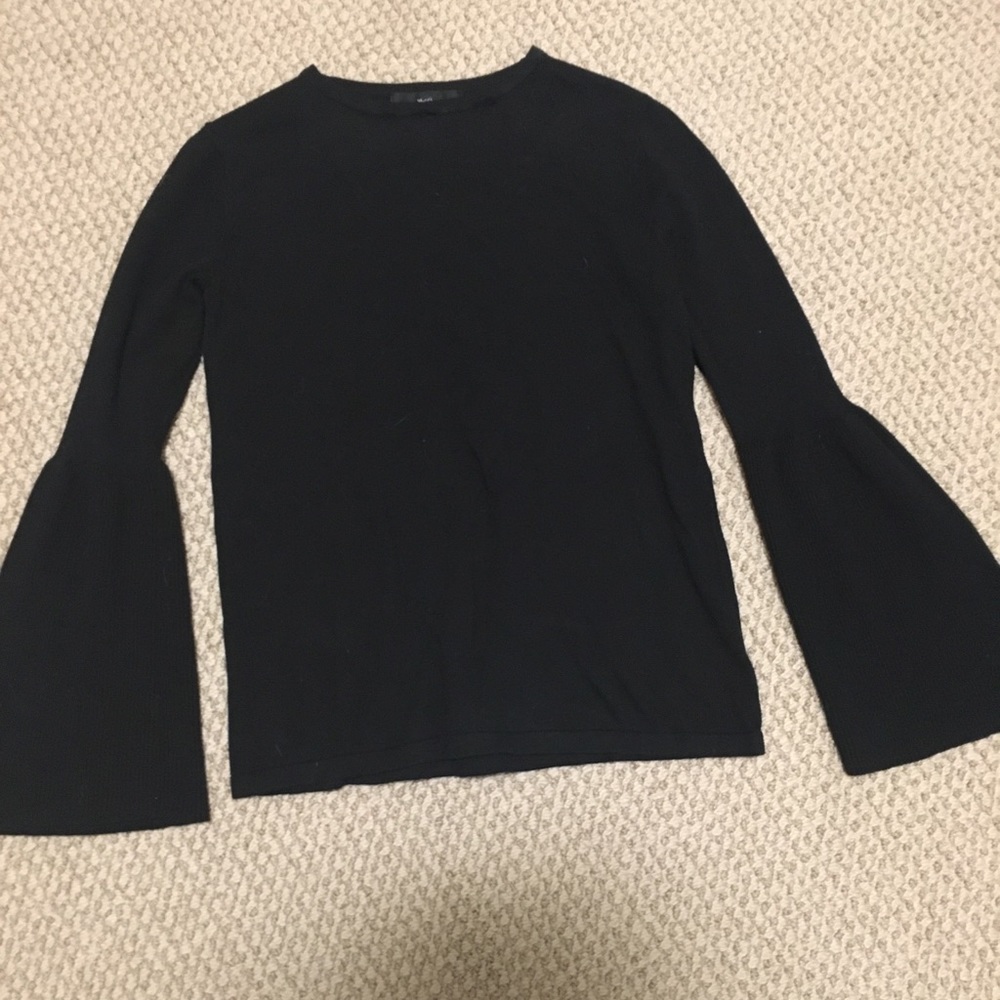 Knitted bell sleeve sweater